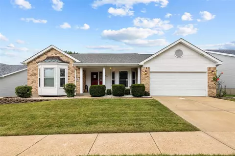 5834 Westcliffe Dr, Saint Louis, MO 63129