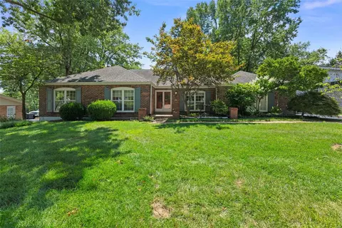 132 Glen Cove Dr, Chesterfield, MO 63017