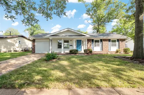 1585 Central Pkwy, Florissant, MO 63031