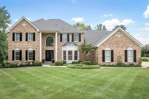 2341 Sterling Pointe Dr, Chesterfield, MO 63005