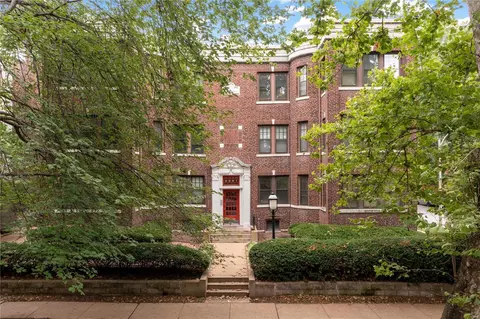 5501 Waterman Blvd #F, Saint Louis, MO 63112