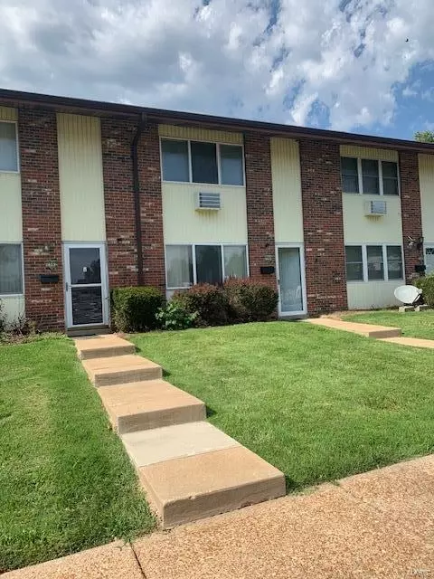 7564 Hazelcrest, Hazelwood, MO 63042