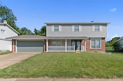 5305 Delcastle Dr, Florissant, MO 63034