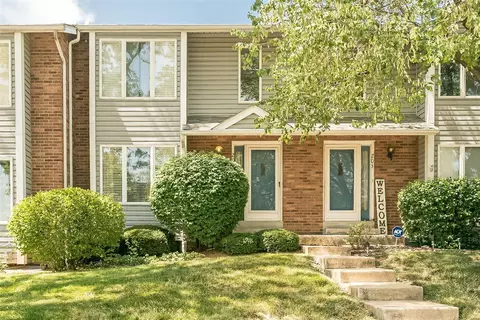 204 King Dr #D, Saint Charles, MO 63303