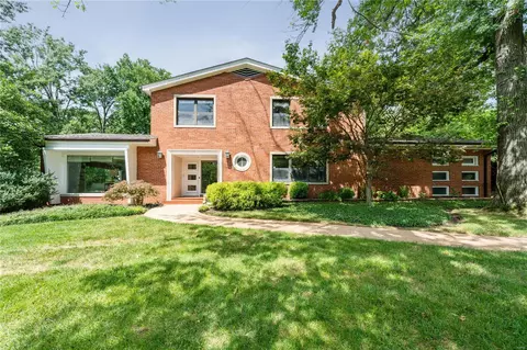 1 Sumac Ln, Ladue, MO 63124
