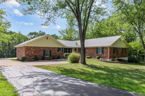 947 Ofallon Rd, Weldon Spring, MO 63304
