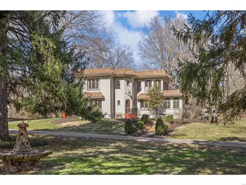 453 S Park Ave, Saint Louis, MO 63119