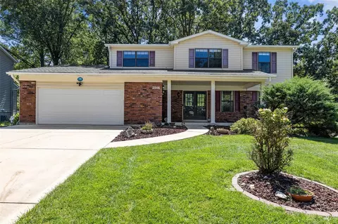 1546 Hummingbird Hill Ln, Ellisville, MO 63011