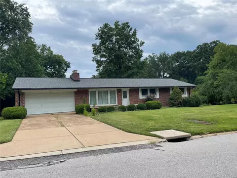 9907 Norcross Dr, Saint Louis, MO 63126
