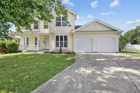 1721 Summergate Ct, St Peters, MO 63303
