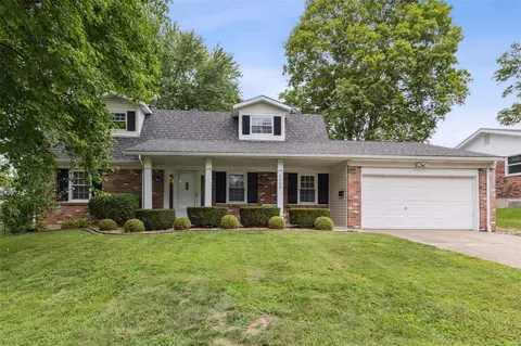 2708 Headland Dr, Saint Charles, MO 63301