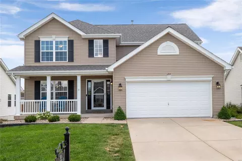 692 Springfield Dr, Wentzville, MO 63385