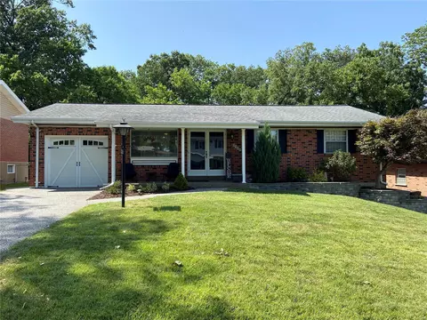 3509 Glen Bay Dr, Mehlville, MO 63125