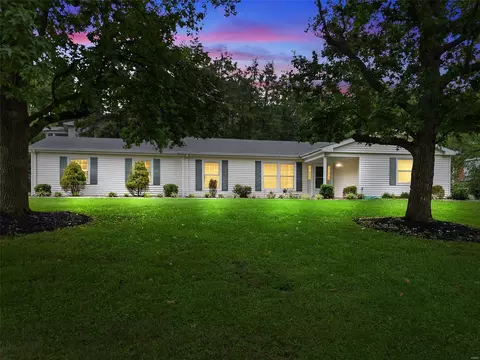 296 Ridge Trail Dr, Chesterfield, MO 63017