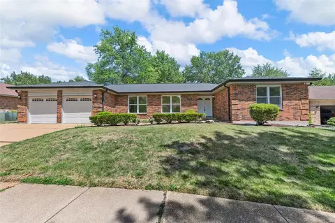 9716 Regalton Ct, Affton, MO 63123
