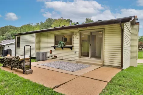 852 Village Brook Ct, Ballwin, MO 63021 photo 30