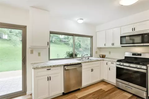 852 Village Brook Ct, Ballwin, MO 63021 photo 14