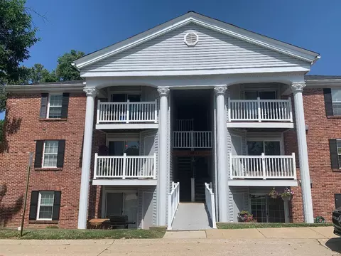 1961 Marine Terrace Dr #F, Saint Louis, MO 63146