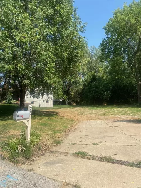 23 Tanglewood Dr, Unincorporated, MO 63303