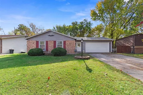 1239 Parody Ln, Saint Charles, MO 63303