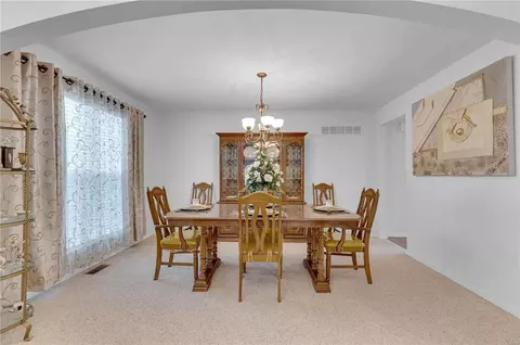433 Dovedale Dr, O'fallon, MO 63366 photo 5