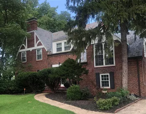 4586 Nadine Ct, Saint Louis, MO 63121