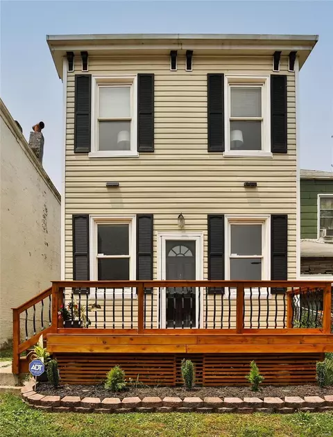 7107 Virginia Ave, Saint Louis, MO 63111