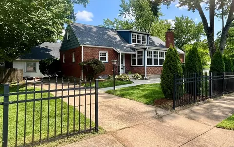 115 Kenilworth Ave, Webster Groves, MO 63119