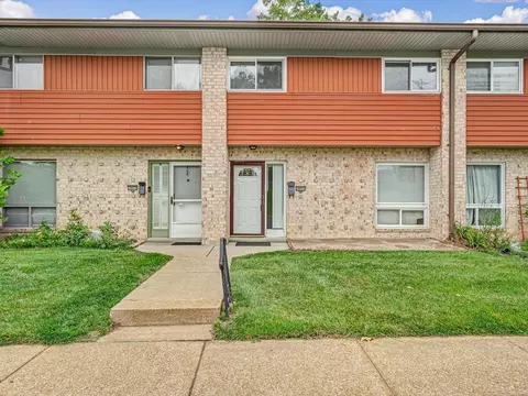 10031 Sakura Dr, Saint Louis, MO 63128