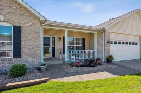 2706 Post Meadows Dr, O'fallon, MO 63368 photo 2