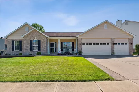 2706 Post Meadows Dr, O'fallon, MO 63368