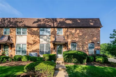 11711 Villa Dorado Dr, Saint Louis, MO 63146