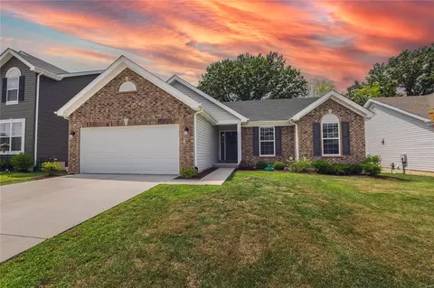 811 Crestwood Ct, O'fallon, MO 63366