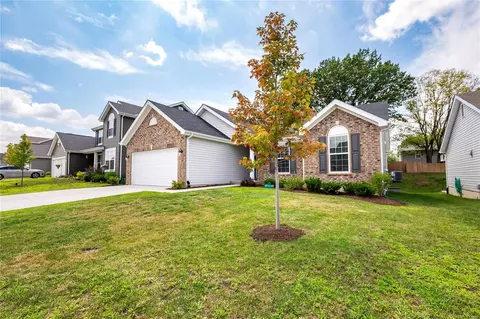 811 Crestwood Ct, O'fallon, MO 63366 photo 4