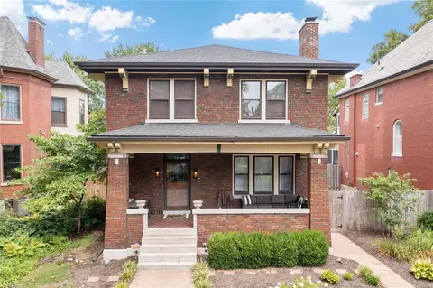 3661 Utah Pl, Saint Louis, MO 63116