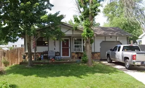 34 Matchlock Dr, Saint Peters, MO 63376