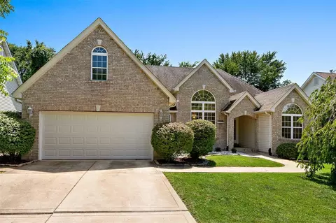 3905 White Rose Ln, Saint Charles, MO 63304