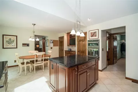 14780 Timberbluff Dr, Chesterfield, MO 63017 photo 29
