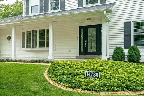 14780 Timberbluff Dr, Chesterfield, MO 63017 photo 3