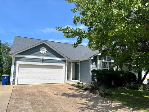 10441 Ashby Place Ln, Saint Ann, MO 63074