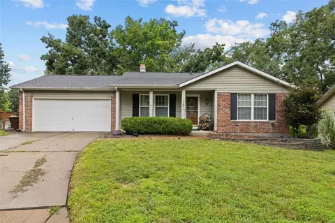 725 Millwood Dr, Saint Peters, MO 63376