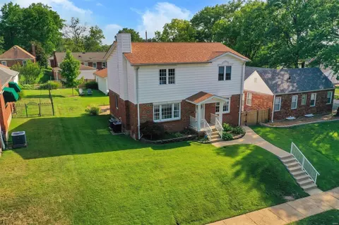 5488 Potomac St, Saint Louis, MO 63139
