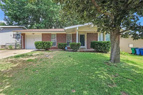 1335 Seminole Ln, Florissant, MO 63033
