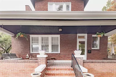 950 Dover Pl, Saint Louis, MO 63111 photo 4