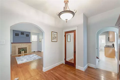 950 Dover Pl, Saint Louis, MO 63111 photo 9