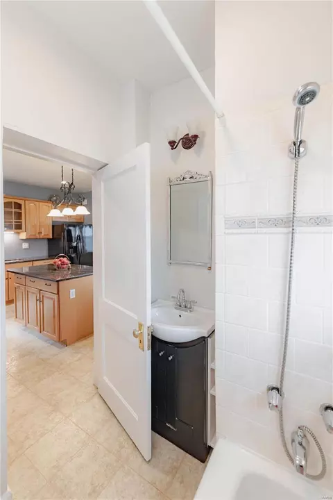 950 Dover Pl, Saint Louis, MO 63111 photo 23