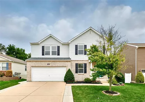 406 Red Coat Trl, Wentzville, MO 63385