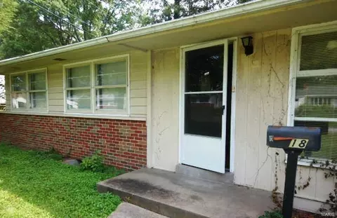 18 Buckeye Dr, Ferguson, MO 63135