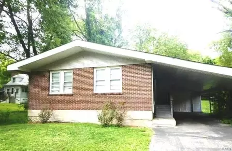 7445 Blanding Dr, Saint Louis, MO 63135
