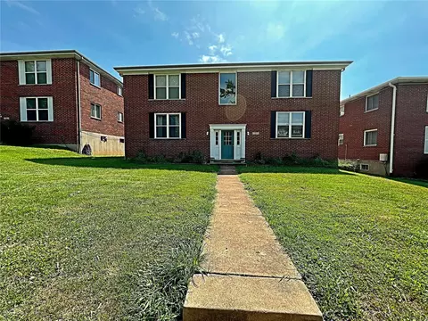 10028 Puttington Dr, Saint Louis, MO 63123